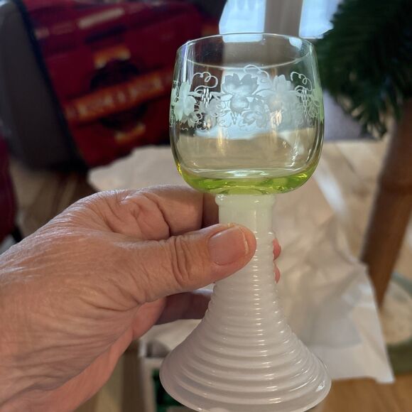 Vintage Etched Green VASELINE URANIUM Wine Glasses, Set of 5  Vintage Uranium Glass Roemer Wine Crystal Urane Uranglas Vaseline Ouraline RARE
